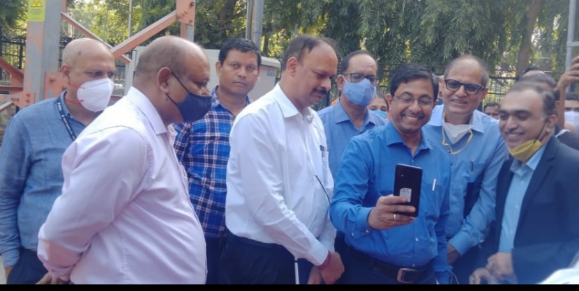 Making First Call through First Indian Made 4G Mobile Network of BSNL